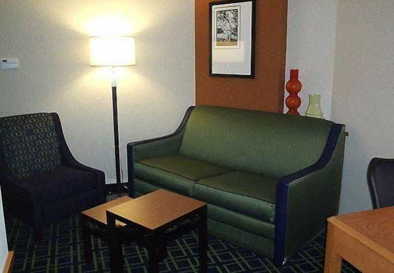 Fairfield Inn And Suites By Marriott Seymour Extérieur photo